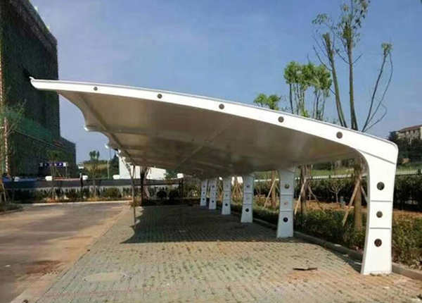祝贺博望开发区星河公司七字型汽车棚竣工