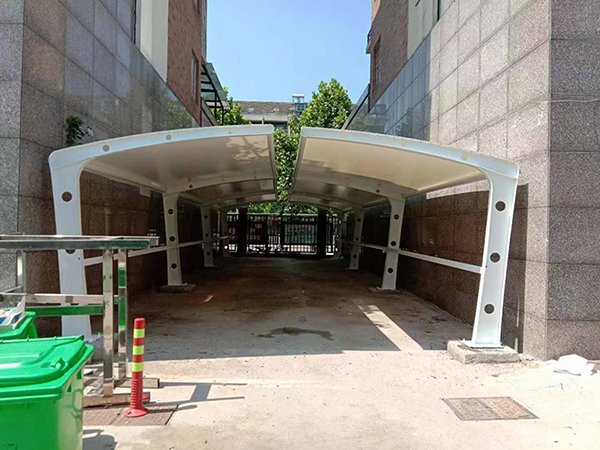 祝贺南京碧云山庄等几个小区充电桩雨棚竣工验收