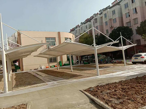 祝贺溧水秦淮花苑等四个新建小区充电桩电瓶车棚竣工，后续追加车棚正在备料中
